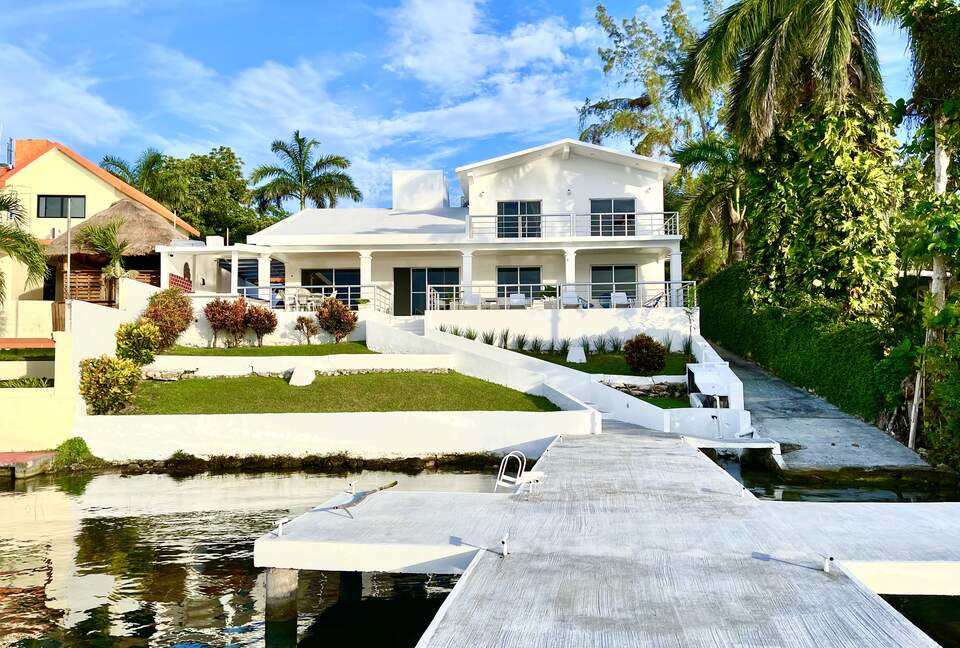 Bacalar Lagoon Waterfront Getaway - Bacalar, Mexico