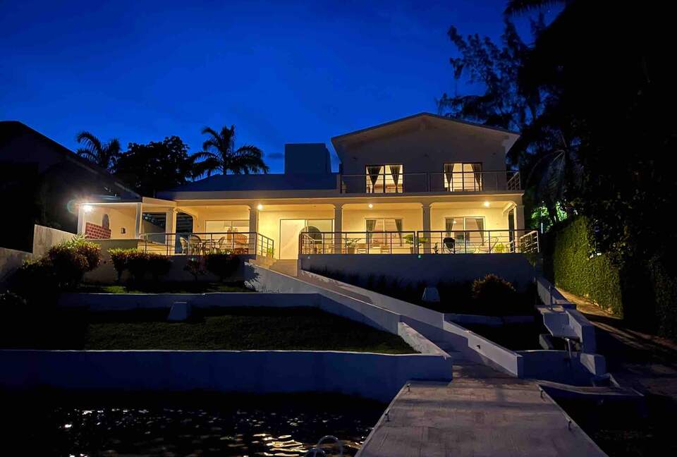 Bacalar Lagoon Waterfront Getaway - Bacalar, Mexico