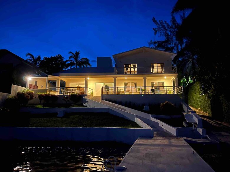 Bacalar Lagoon Waterfront Getaway - Bacalar, Mexico