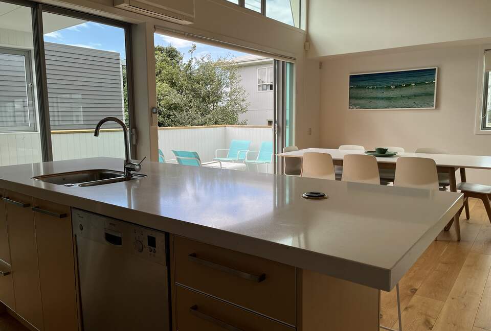 Modern apartment close to Coromandel surf beach - Whangamata, New Zealand