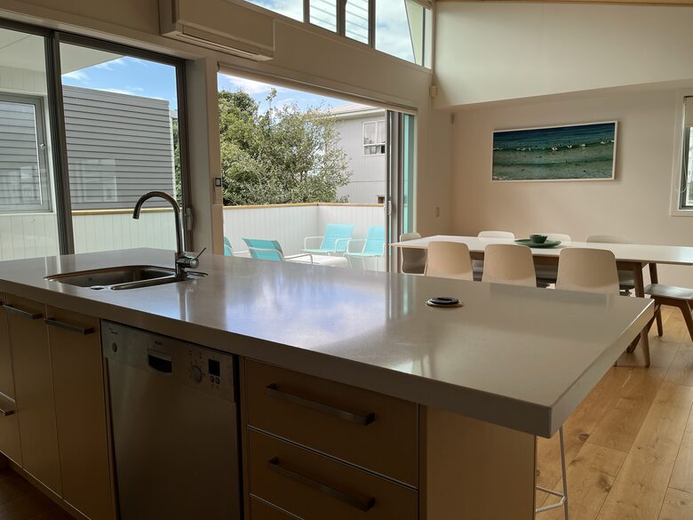 Modern apartment close to Coromandel surf beach - Whangamata, New Zealand