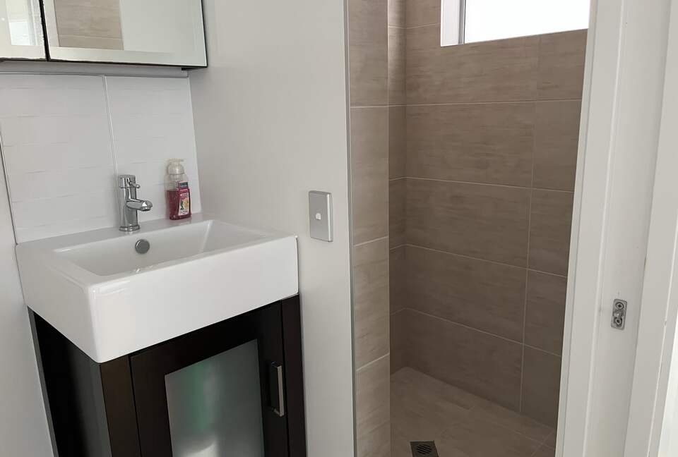 Modern apartment close to Coromandel surf beach - Whangamata, New Zealand