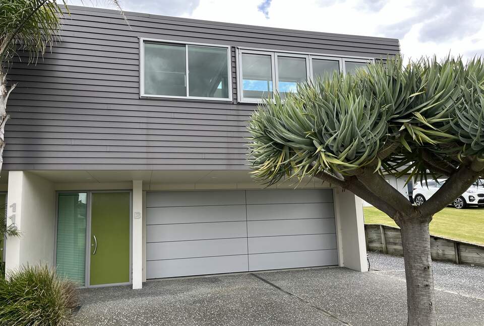 Modern apartment close to Coromandel surf beach - Whangamata, New Zealand