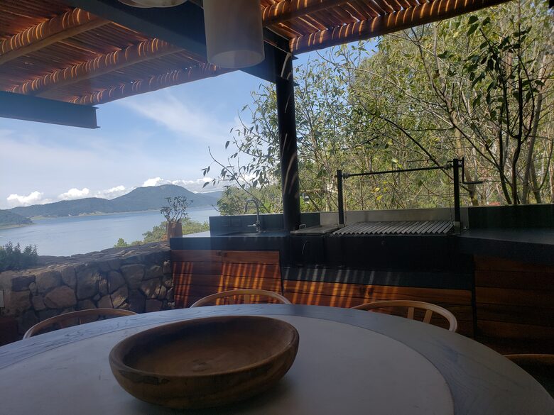 Beautiful New House With Lake Views - Valle de Bravo, Mexico