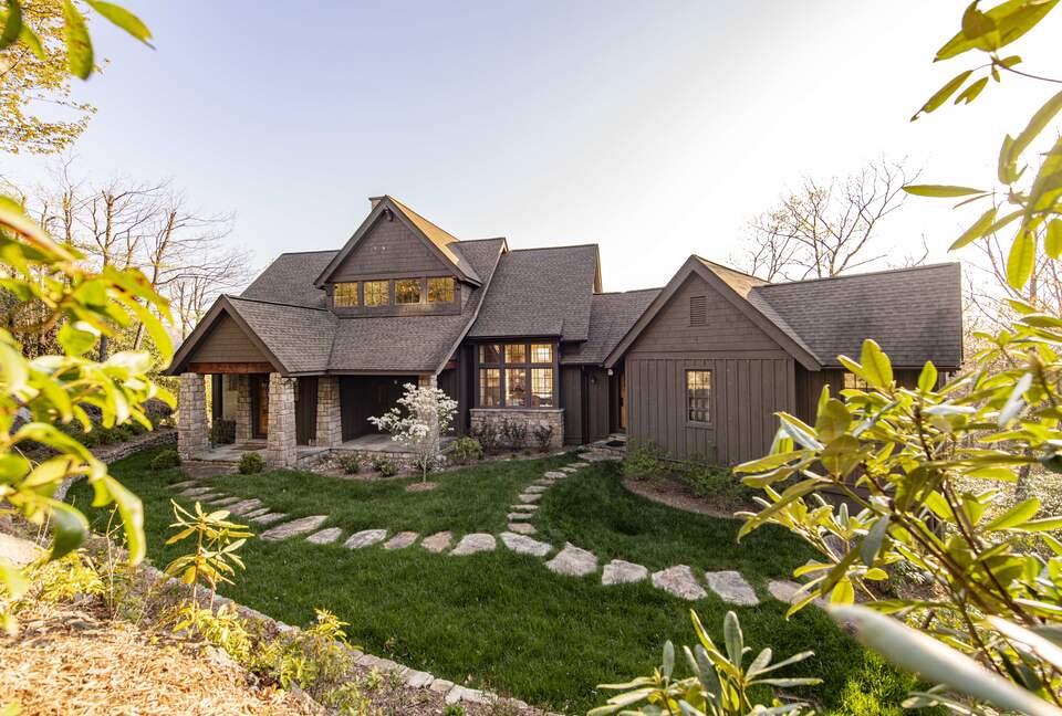 Stunning Mountain Home with Spectacular Views - Lake Toxaway, North Carolina