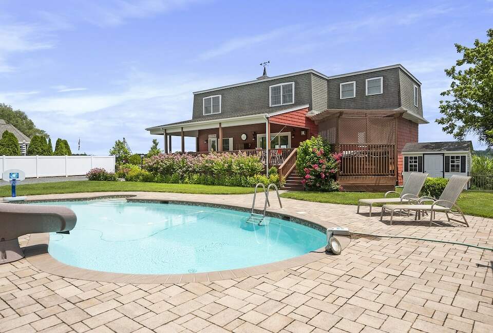 Breathtaking waterfront home on the Chester River - Chestertown, Maryland