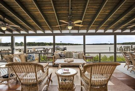 Breathtaking waterfront home on the Chester River - Chestertown, Maryland