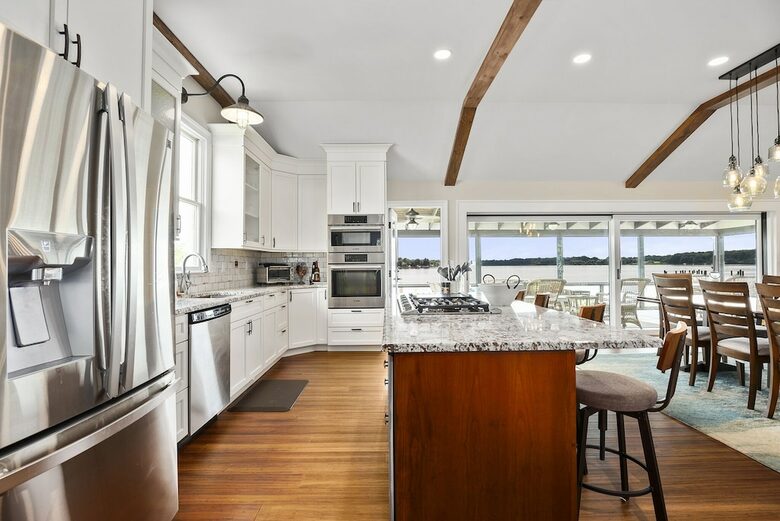 Breathtaking waterfront home on the Chester River - Chestertown, Maryland