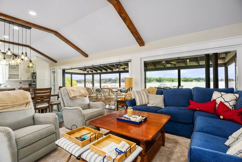 Breathtaking waterfront home on the Chester River - Chestertown, Maryland