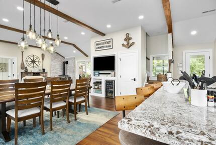 Breathtaking waterfront home on the Chester River - Chestertown, Maryland