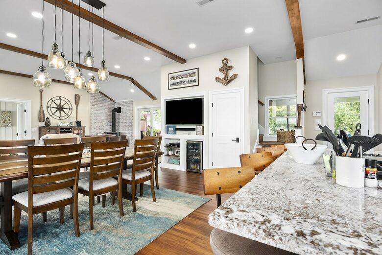 Breathtaking waterfront home on the Chester River - Chestertown, Maryland