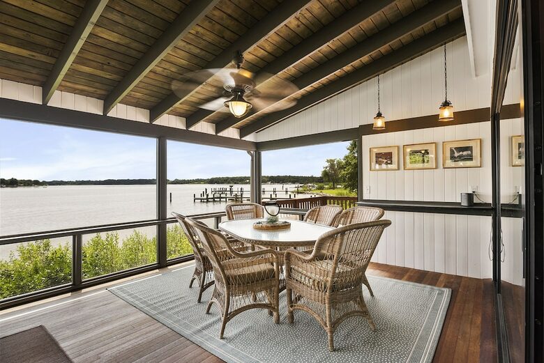 Breathtaking waterfront home on the Chester River - Chestertown, Maryland