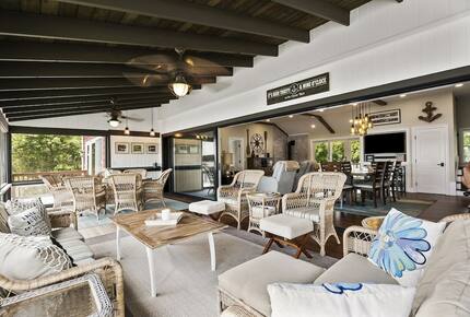 Breathtaking waterfront home on the Chester River - Chestertown, Maryland