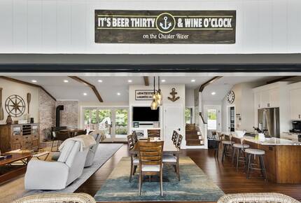 Breathtaking waterfront home on the Chester River - Chestertown, Maryland