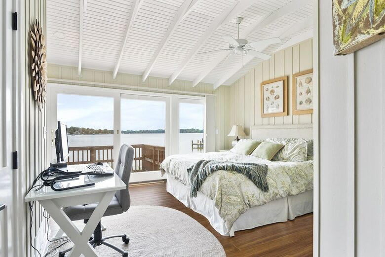 Breathtaking waterfront home on the Chester River - Chestertown, Maryland