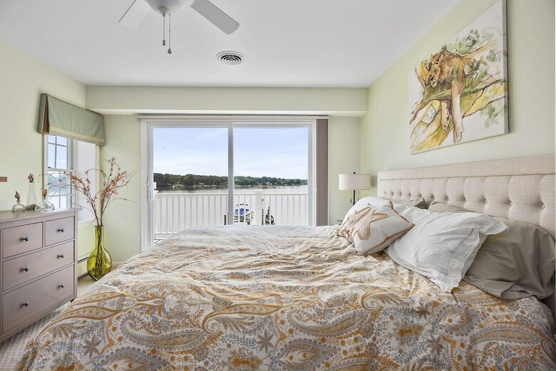 Breathtaking waterfront home on the Chester River - Chestertown, Maryland