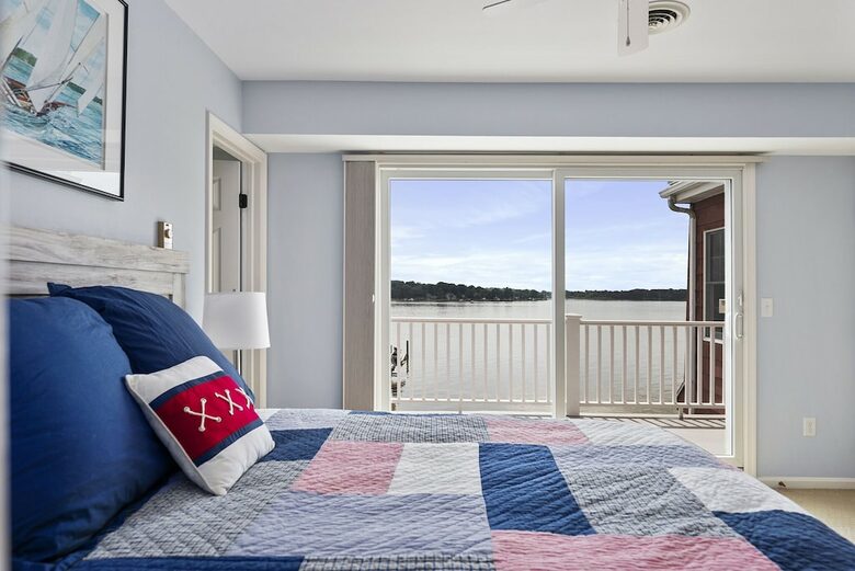 Breathtaking waterfront home on the Chester River - Chestertown, Maryland