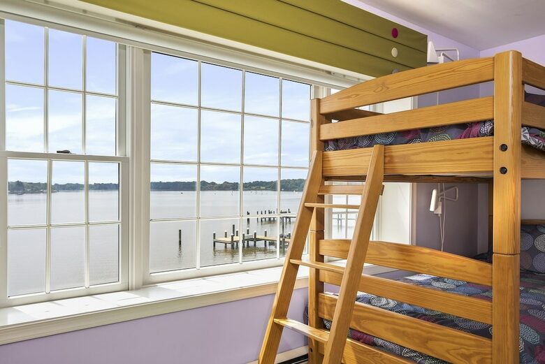 Breathtaking waterfront home on the Chester River - Chestertown, Maryland