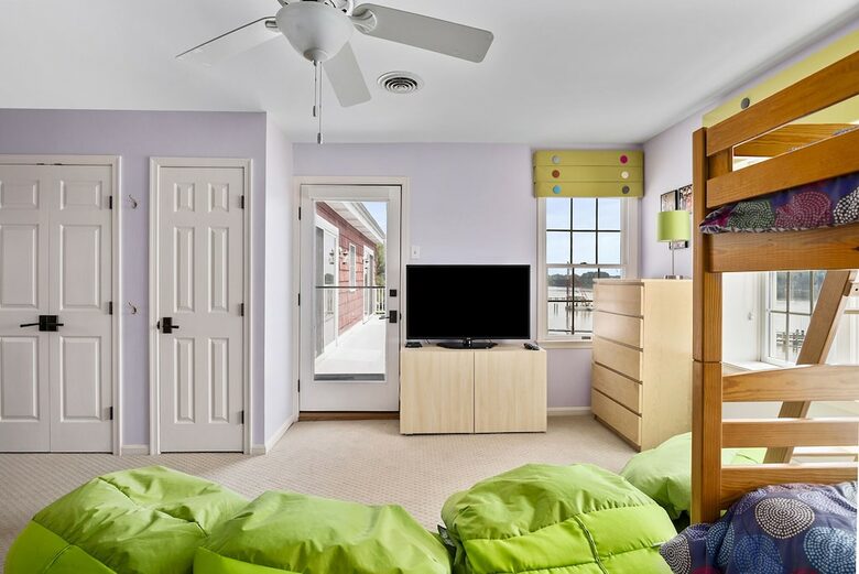 Breathtaking waterfront home on the Chester River - Chestertown, Maryland