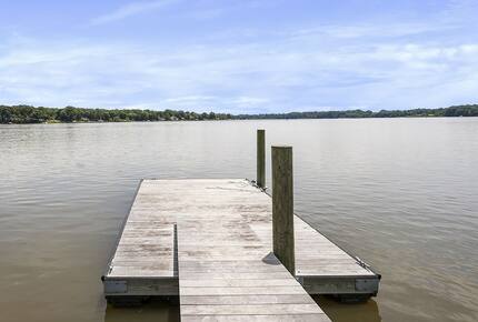 Breathtaking waterfront home on the Chester River - Chestertown, Maryland