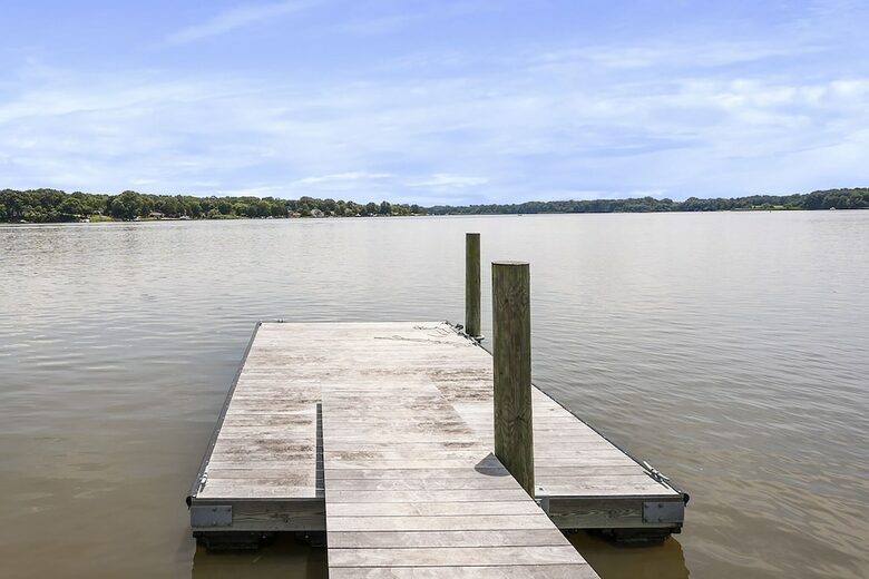 Breathtaking waterfront home on the Chester River - Chestertown, Maryland