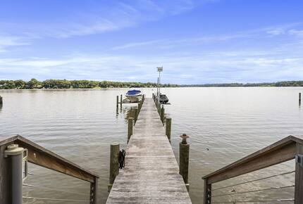 Breathtaking waterfront home on the Chester River - Chestertown, Maryland