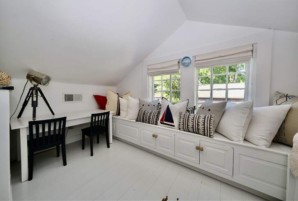 Stunning Nantucket Town Modern Bungalow - Nantucket, Massachusetts