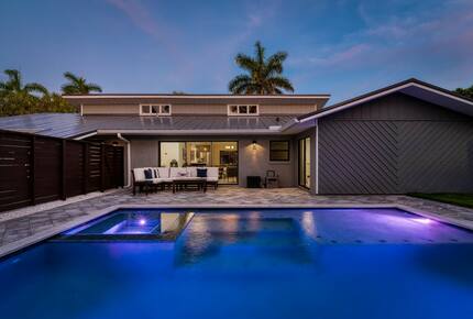 Lido Beach Gulf Getaway with a Pool - Lido Key, Florida