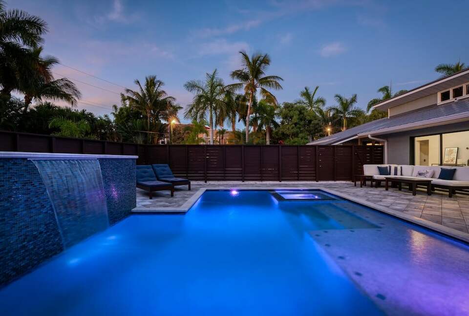 Lido Beach Gulf Getaway with a Pool - Lido Key, Florida