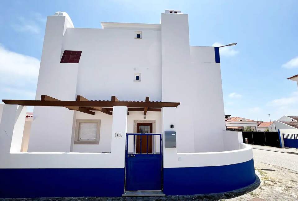 Baleal Surf Dome - Ferrel, Portugal