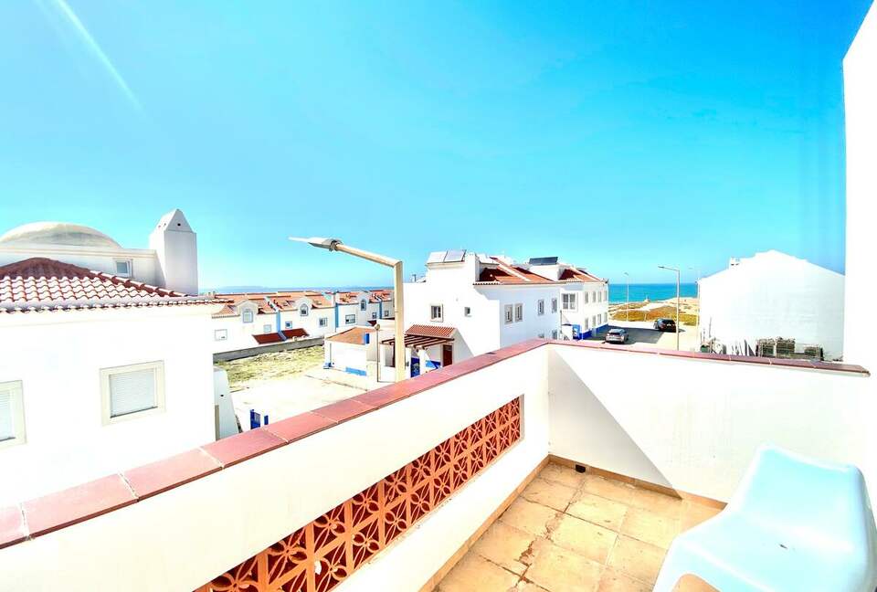 Baleal Surf Dome - Ferrel, Portugal