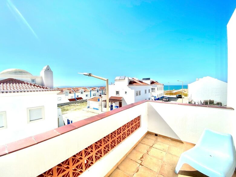 Baleal Surf Dome - Ferrel, Portugal
