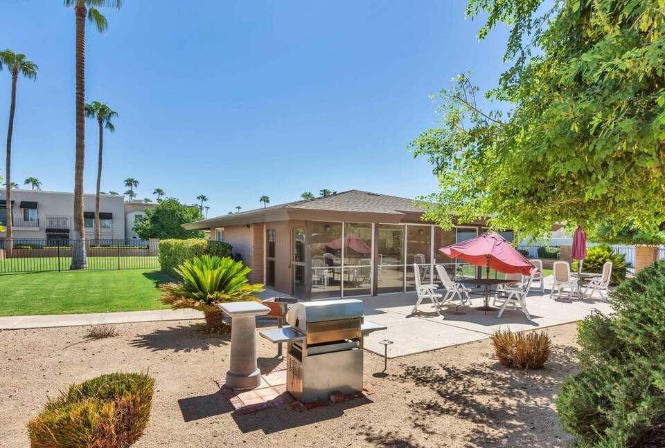 Perfect Old Town 3-Bedroom Townhome - Scottsdale, Arizona