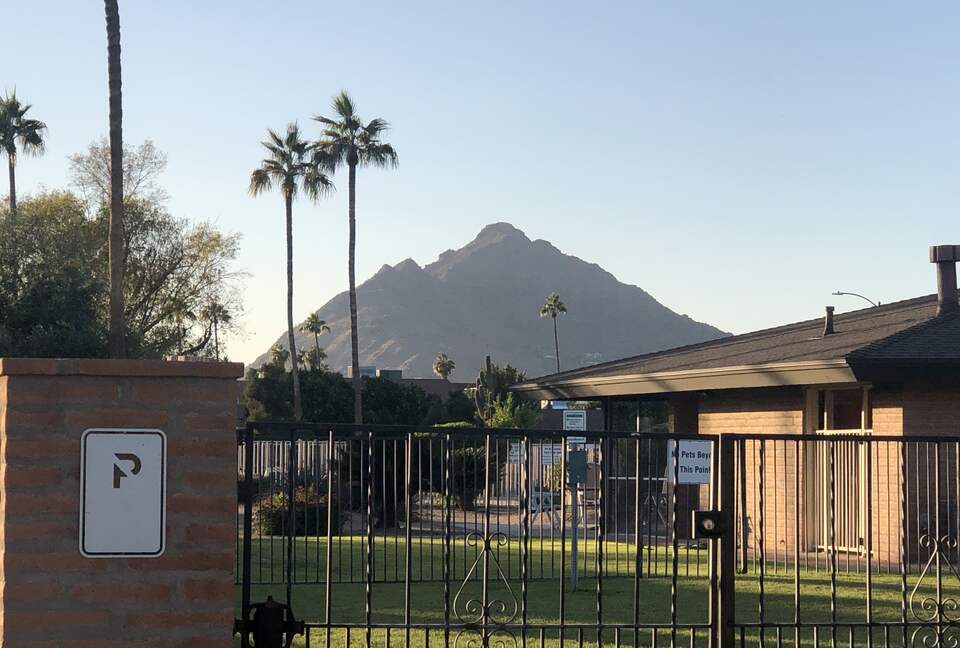 Perfect Old Town 3-Bedroom Townhome - Scottsdale, Arizona
