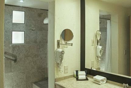 Club Regina | Cabo San Lucas - Cabo San Lucas, Mexico