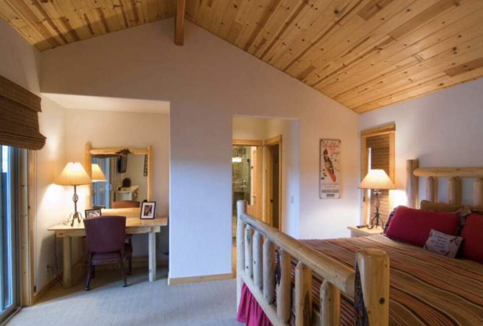 Master Bedroom with Desk Nook