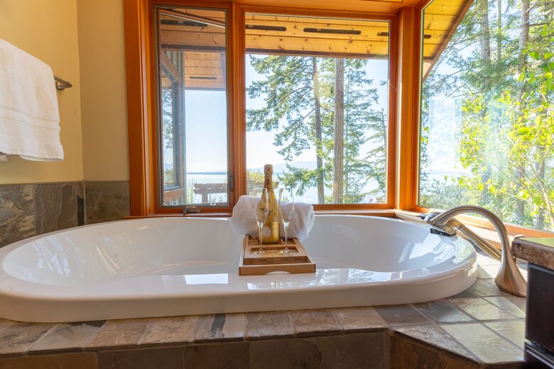 Worldclass ocean views and privacy in Beautiful British Columbia - Secret Cove, Canada