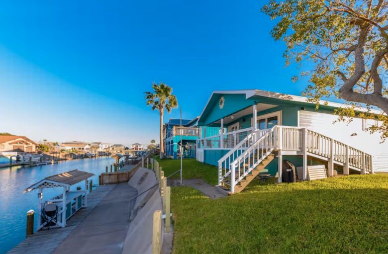 PalmTiki, Canal-based Tiki & Beach Themed Fun Escape in Rockport, Texas - Rockport, Texas