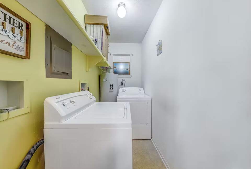 PalmTiki, Canal-based Tiki & Beach Themed Fun Escape in Rockport, Texas - Rockport, Texas