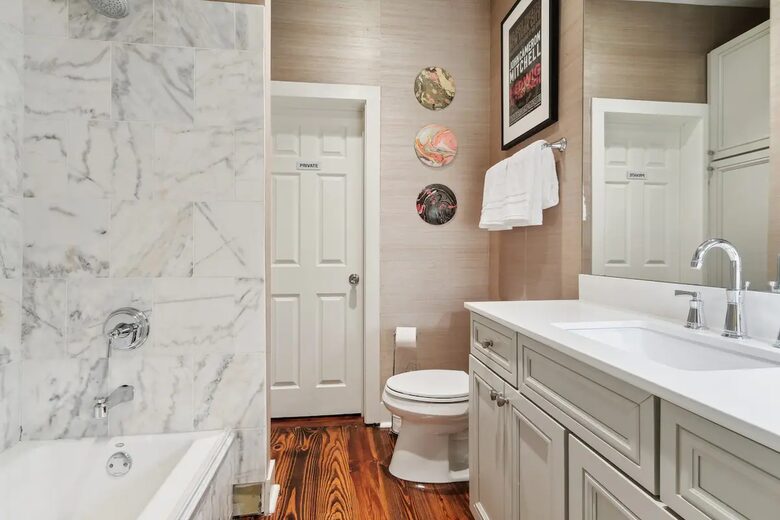 The Fine Art Estate - Walk to the French Quarter! - New Orleans, Louisiana