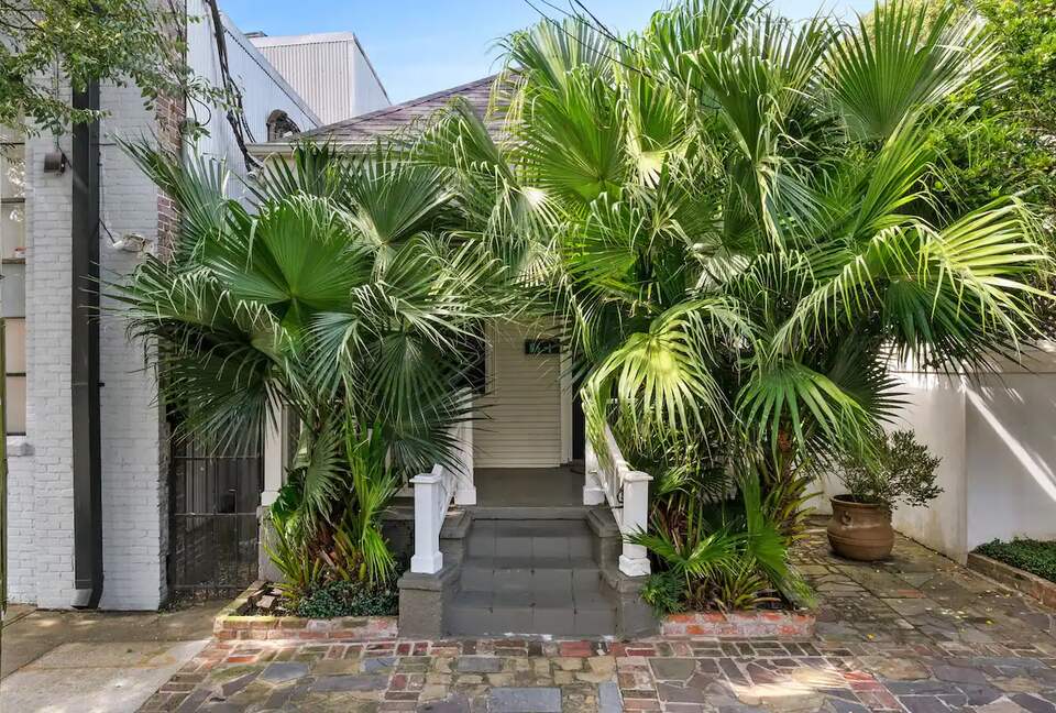 The Fine Art Estate - Walk to the French Quarter! - New Orleans, Louisiana