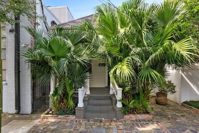 The Fine Art Estate - Walk to the French Quarter! - New Orleans, Louisiana