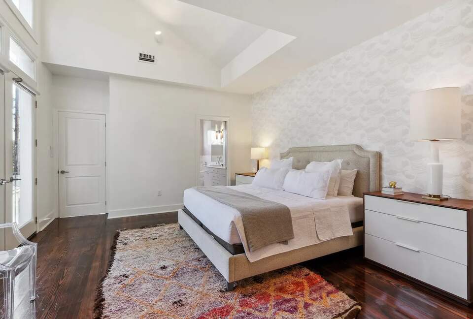 The Fine Art Estate - Walk to the French Quarter! - New Orleans, Louisiana