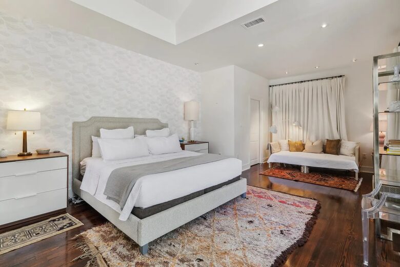 The Fine Art Estate - Walk to the French Quarter! - New Orleans, Louisiana