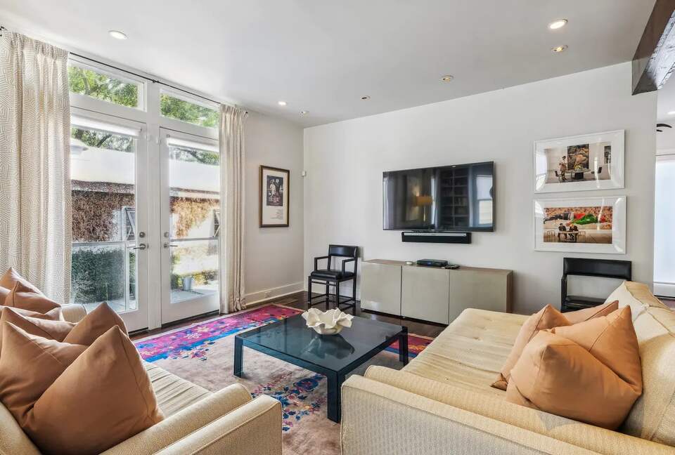 The Fine Art Estate - Walk to the French Quarter! - New Orleans, Louisiana