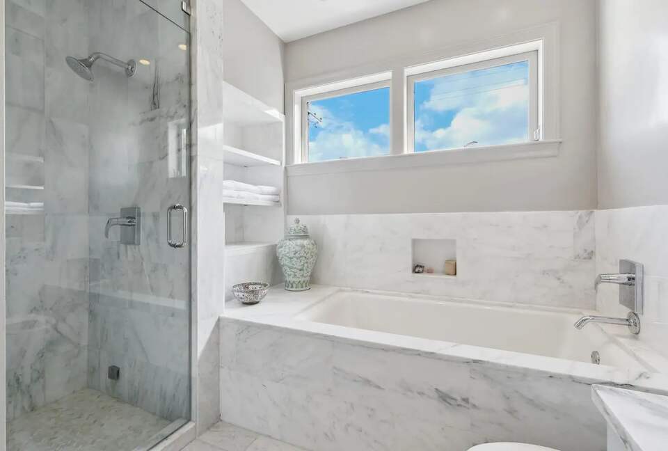 The Fine Art Estate - Walk to the French Quarter! - New Orleans, Louisiana