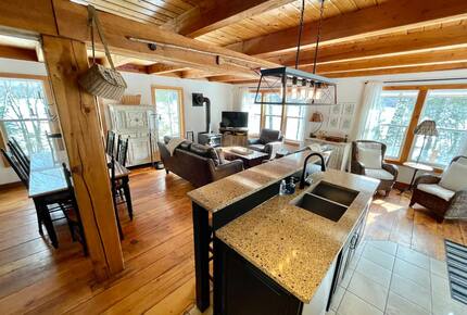 Nova Scotia Pioneer Place on the Lake - West Hants, Canada