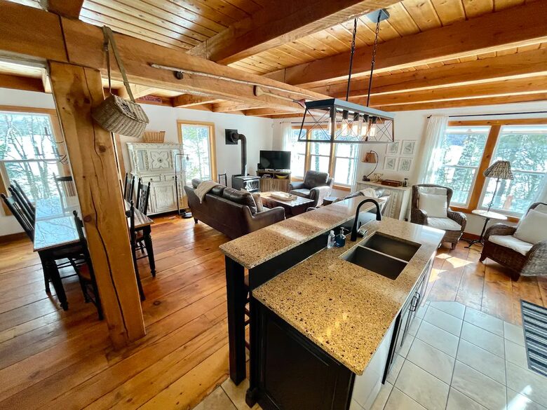 Nova Scotia Pioneer Place on the Lake - West Hants, Canada