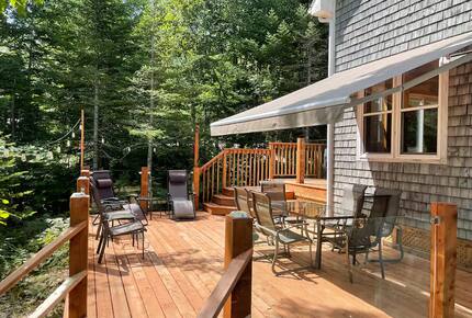 Nova Scotia Pioneer Place on the Lake - West Hants, Canada