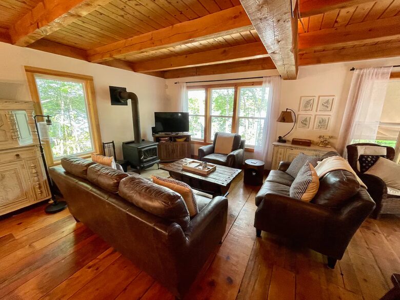 Nova Scotia Pioneer Place on the Lake - West Hants, Canada